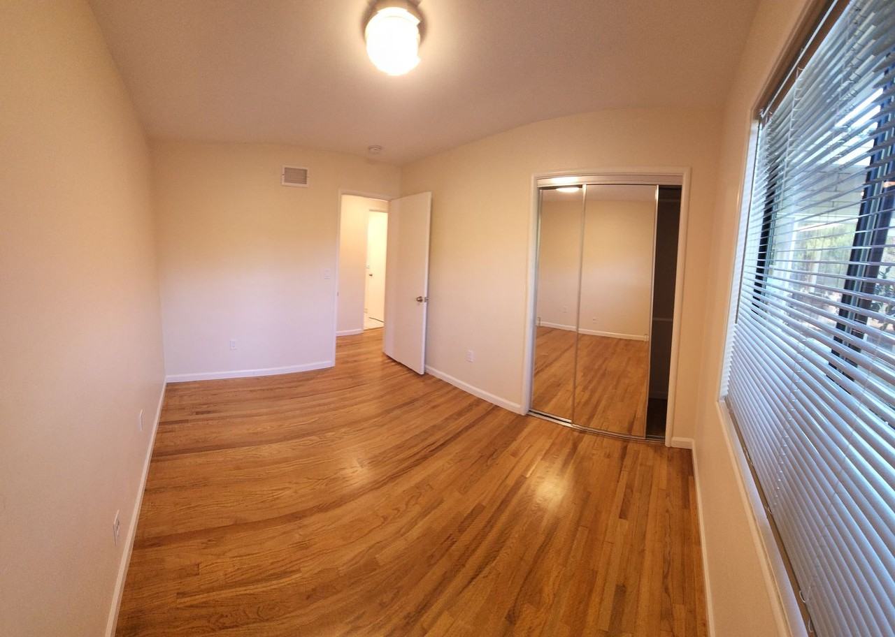 1646 Fredericks St - Photo 3 of 50