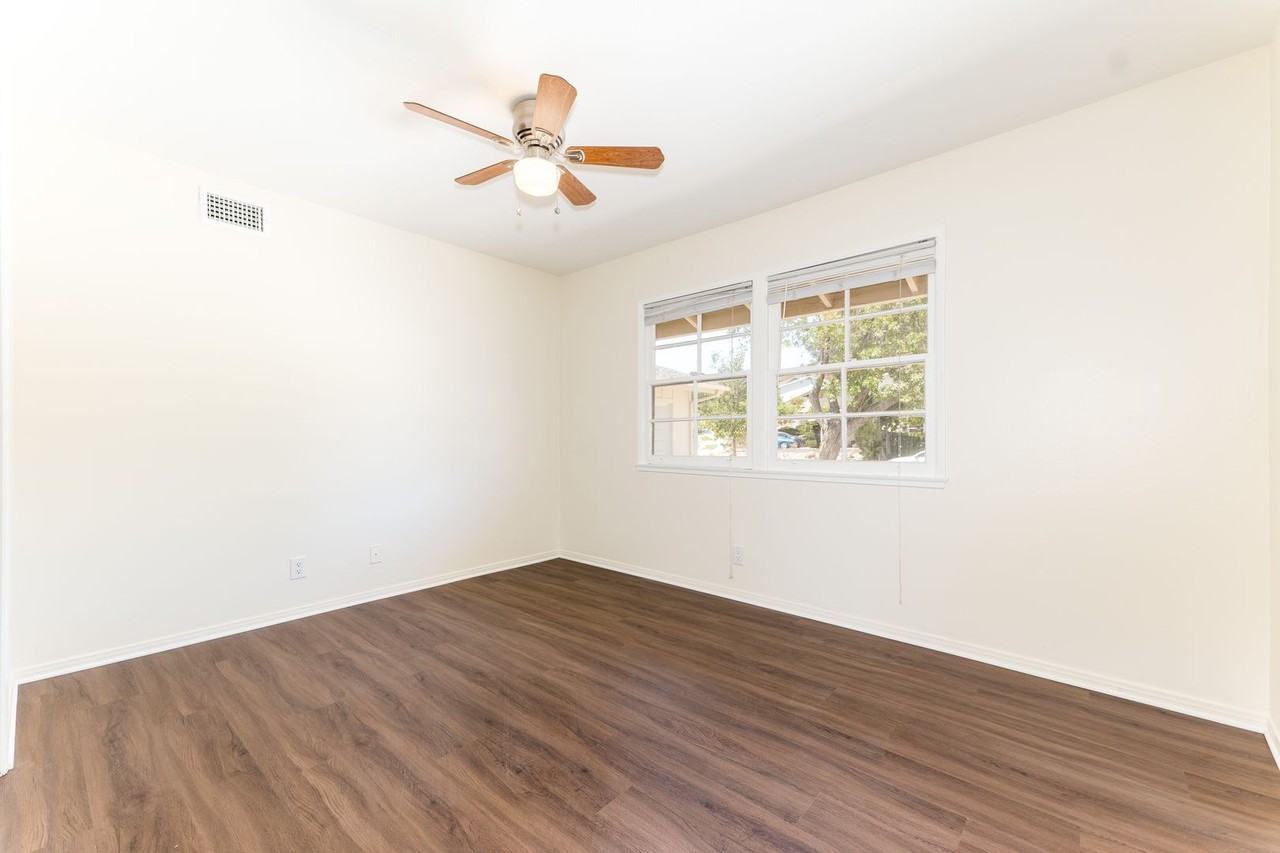 190 Knollwood Dr - Photo 7 of 33