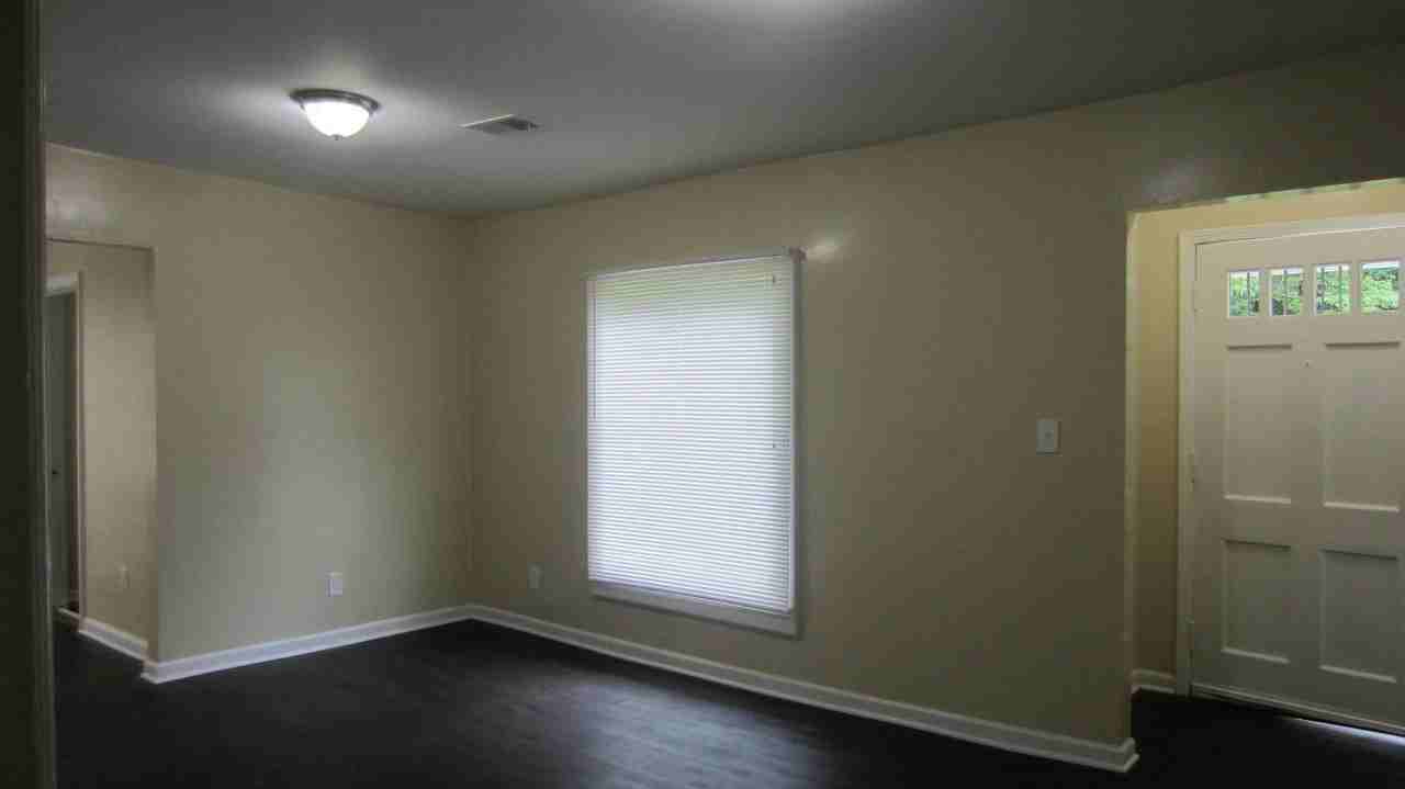 1848 Cummings Dr Sw - Photo 3 of 27