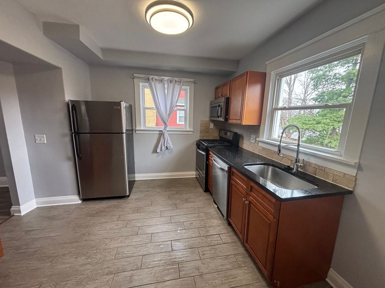 2882 Losantiville Ave - Photo 3 of 16
