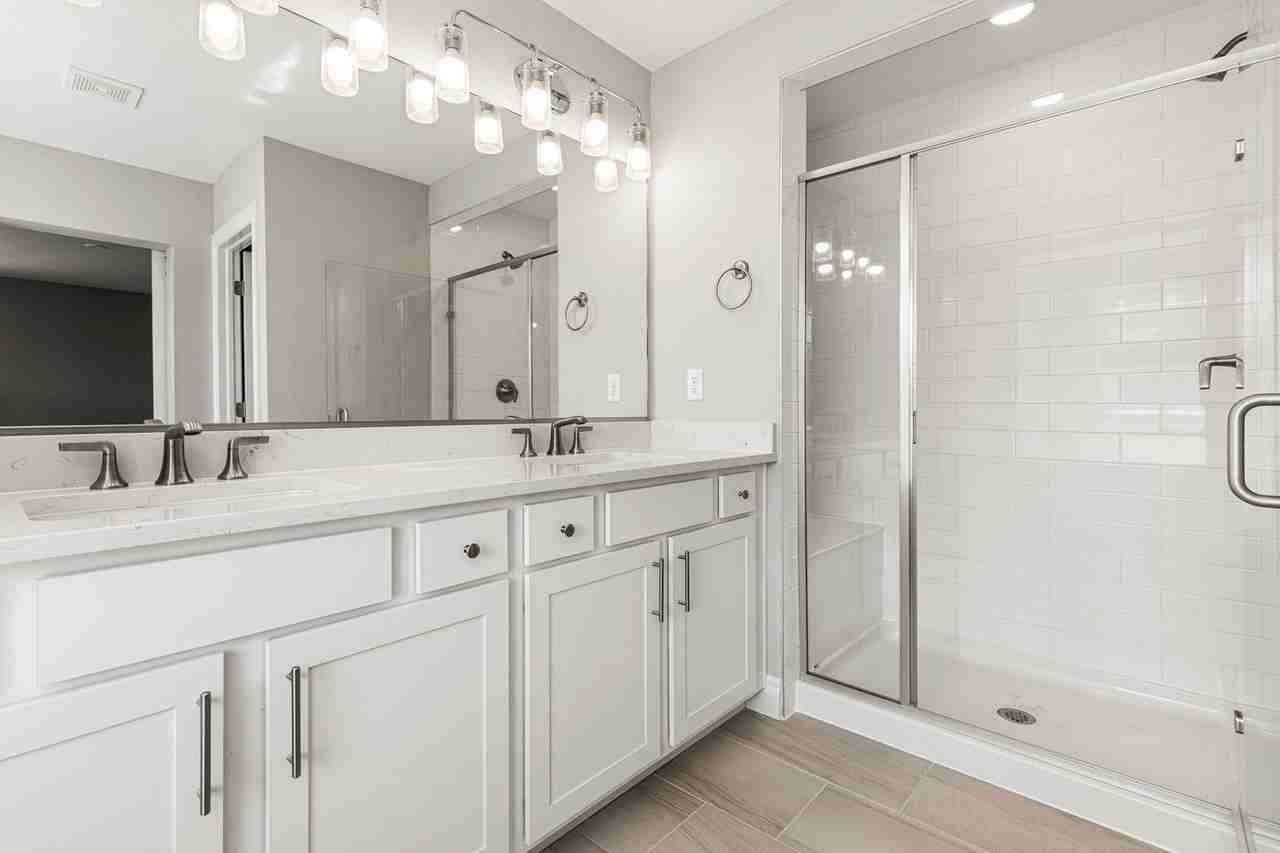 11930 Norfolk Ct - Photo 3 of 37