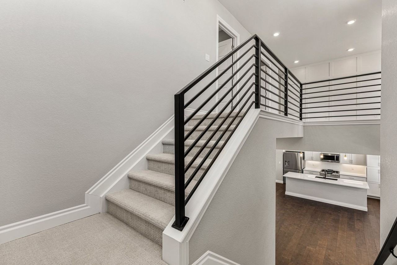 11930 Norfolk Ct - Photo 4 of 37