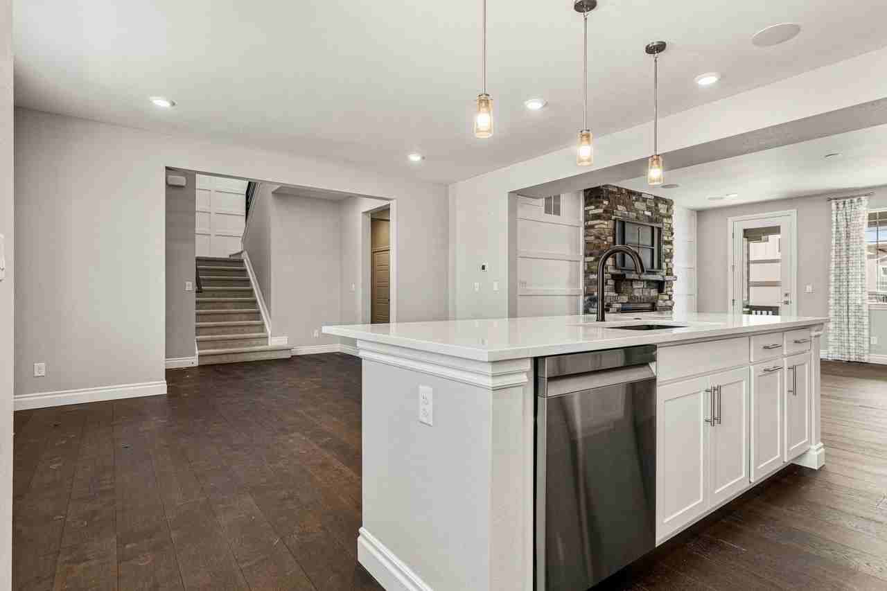 11930 Norfolk Ct - Photo 5 of 37