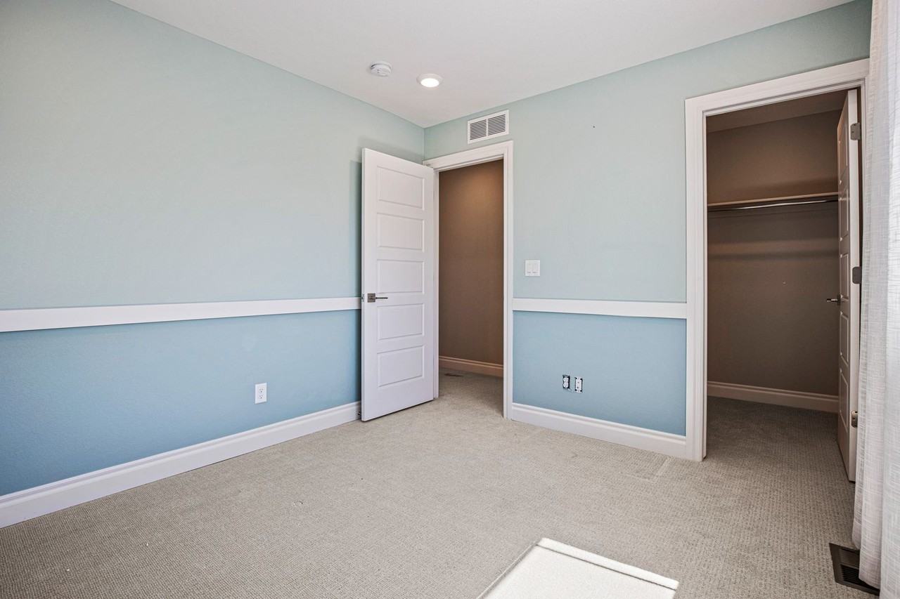 11930 Norfolk Ct - Photo 6 of 37