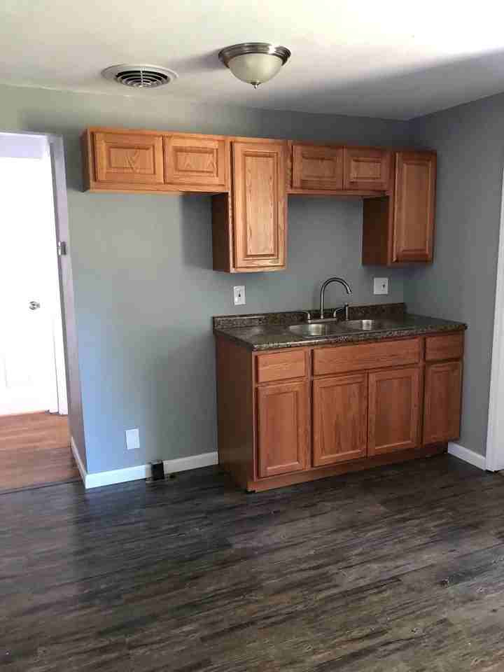 4725 Roxie St - Photo 2 of 10