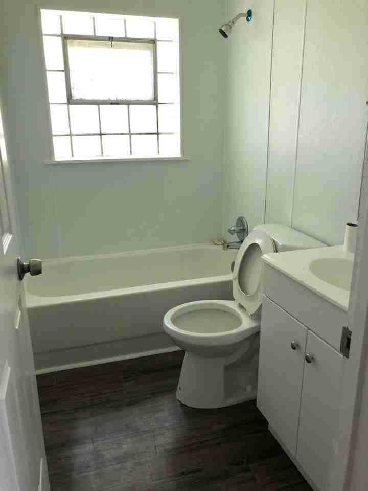 4725 Roxie St - Photo 3 of 10