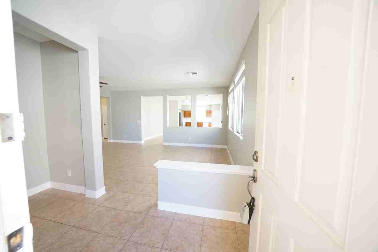 9941 W Diablo Dr - Photo 6 of 36