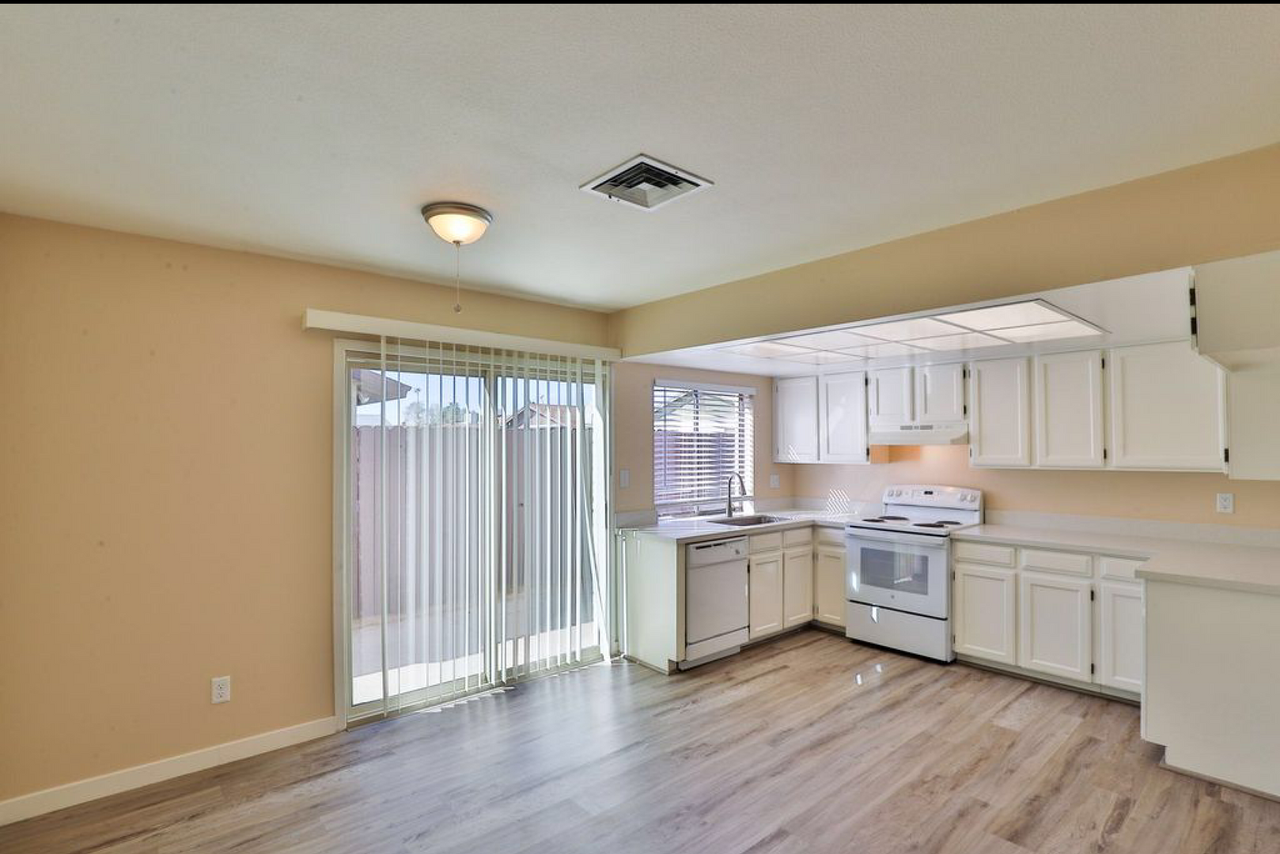 6810 W Pasadena Ave - Photo 3 of 6