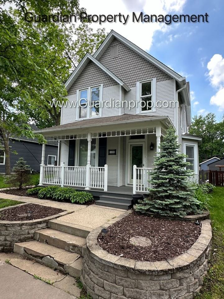 122 8th Ave N - Photo 2 of 35