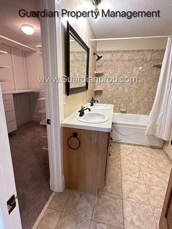 122 8th Ave N - Photo 6 of 35