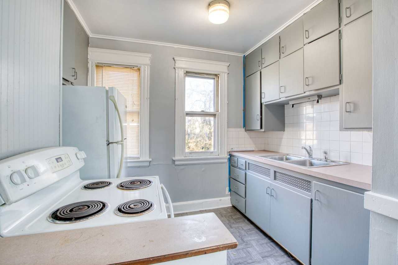 226 Ledgeside Ave - Photo 4 of 27