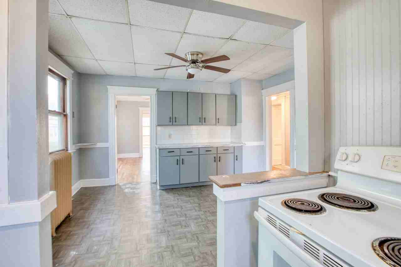 226 Ledgeside Ave - Photo 5 of 27