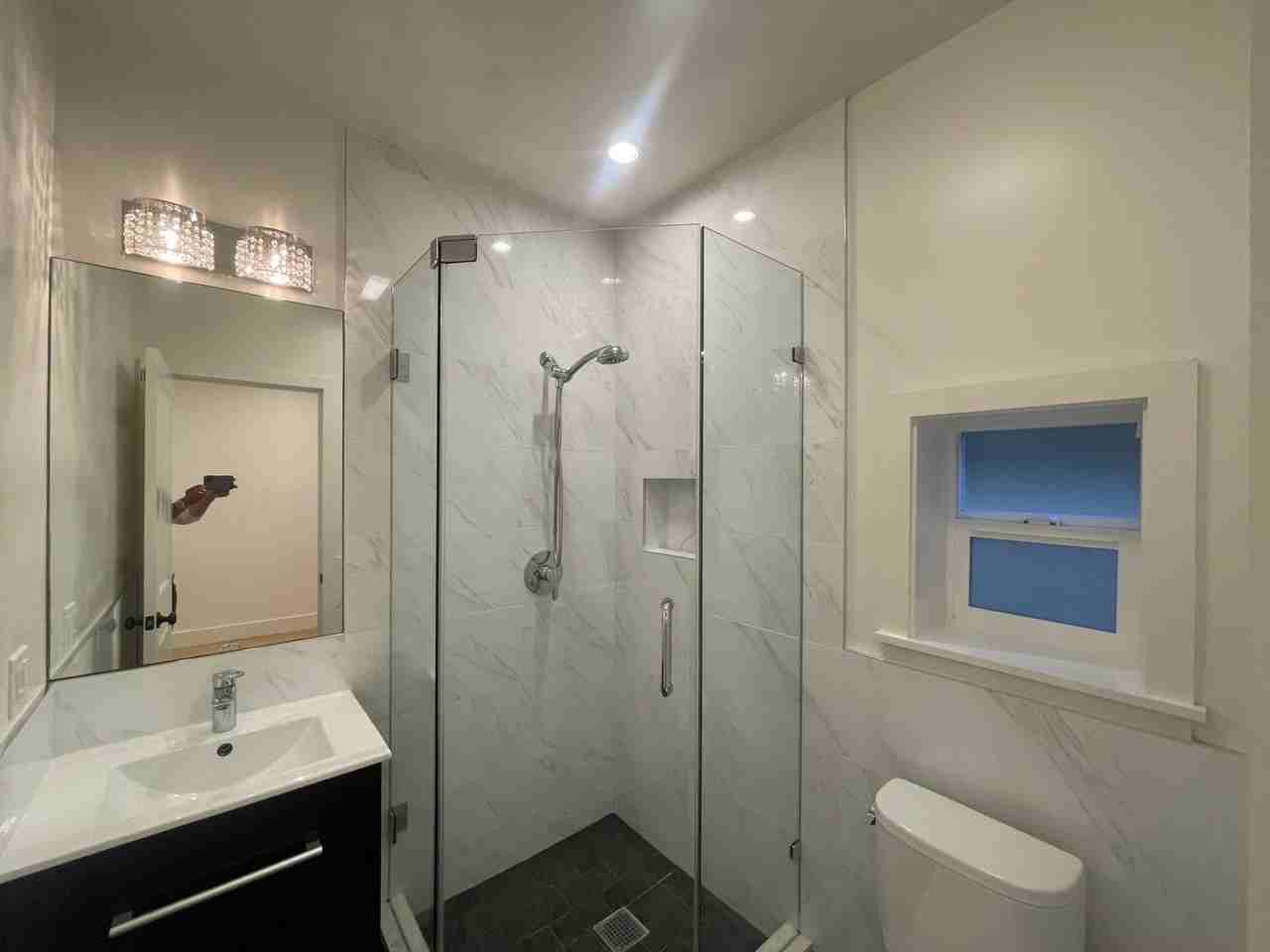 427 Huron Ave Rm 3 - Photo 3 of 4