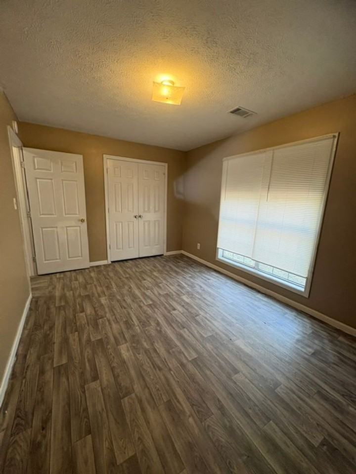 120 Money St - Photo 4 of 23