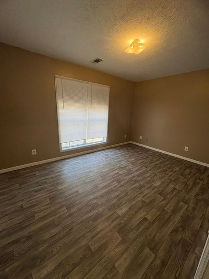 120 Money St - Photo 7 of 23