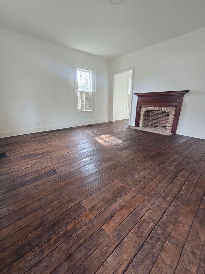 302 Wilkinson St - Photo 3 of 23