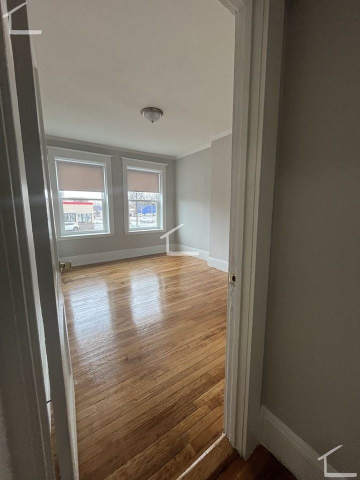 20 Allston St - Photo 4 of 10