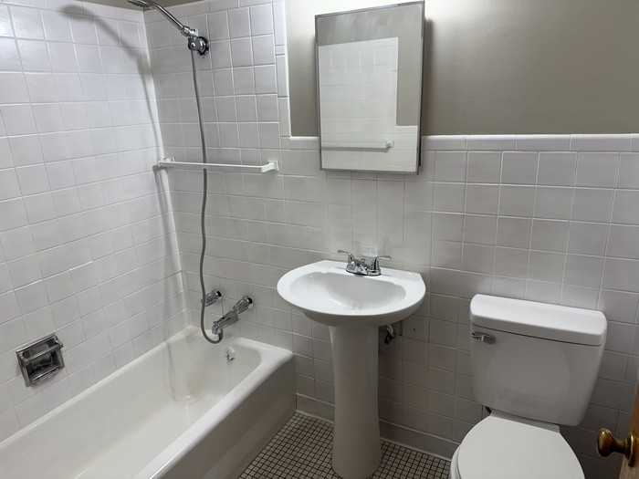 2323 Douglas St #1 - Photo 4 of 7