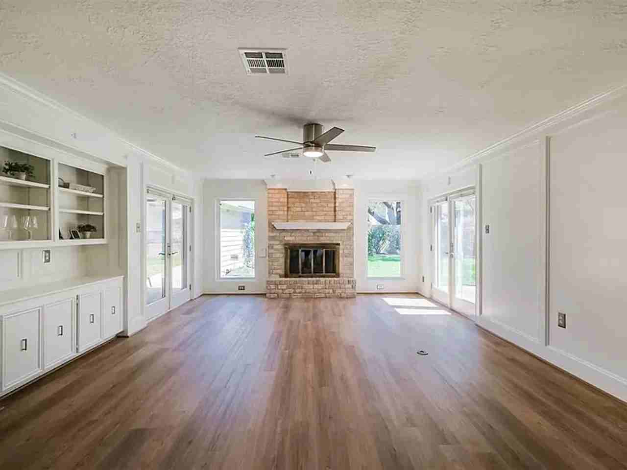 1715 Woodland Park Dr - Photo 3 of 26