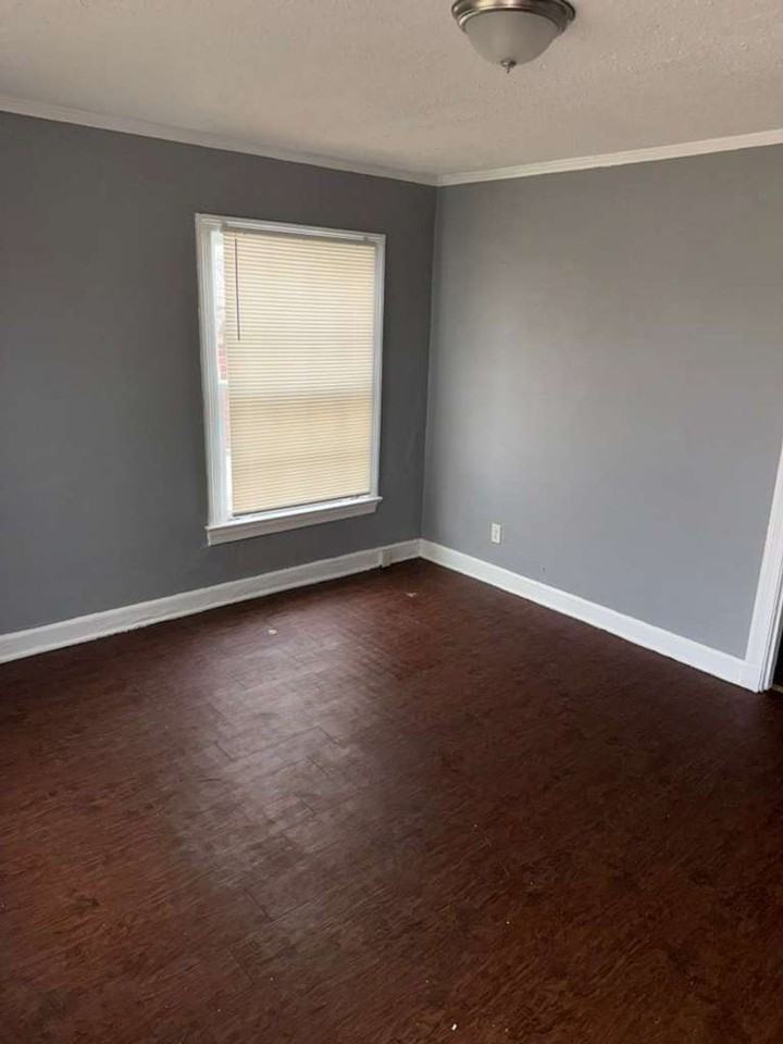 2283 Poe Ave - Photo 4 of 11