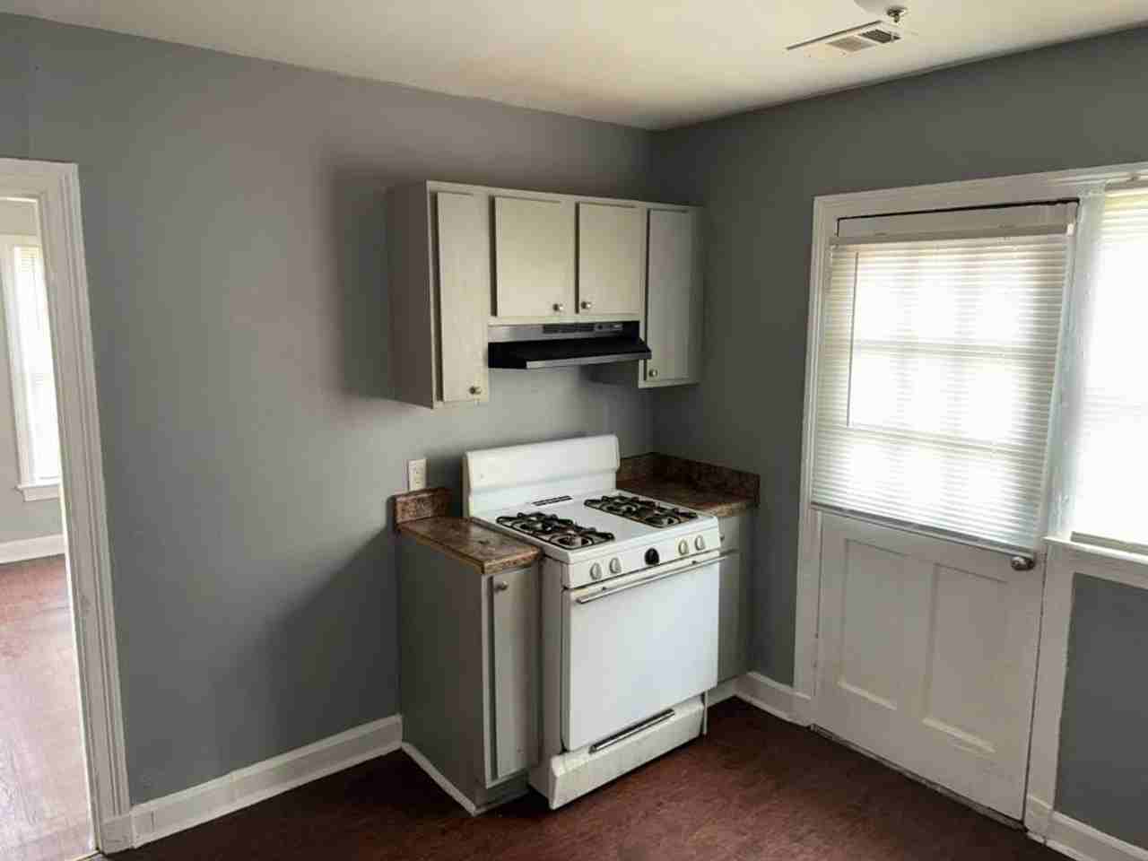 2283 Poe Ave - Photo 5 of 11