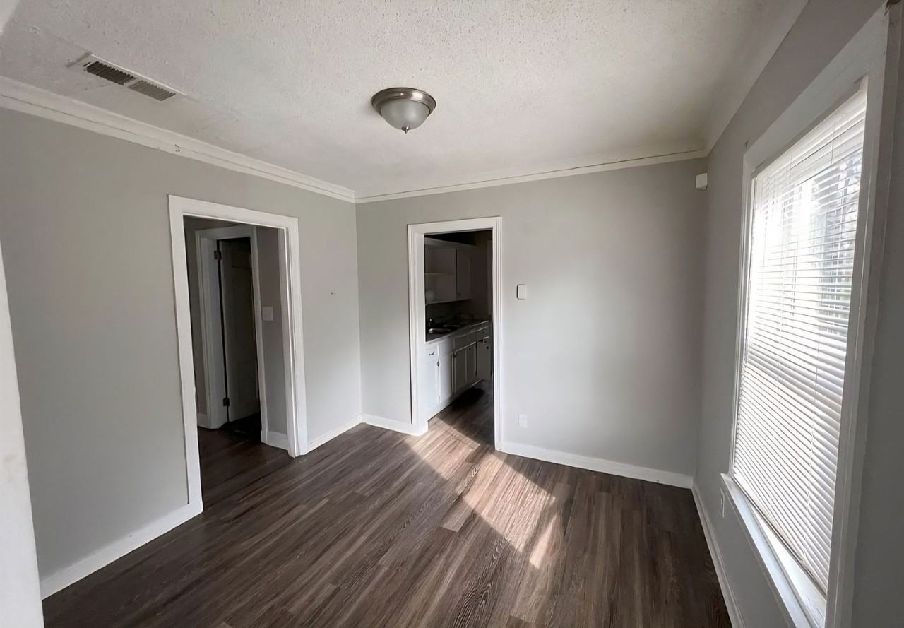 2668 Burns Ave - Photo 4 of 4