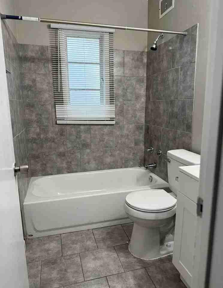 3514 Hallbrook St - Photo 3 of 3