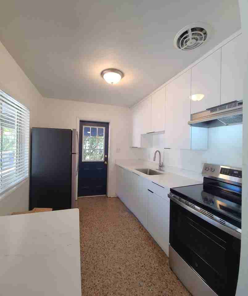 2322 W Texas Ave - Photo 2 of 16