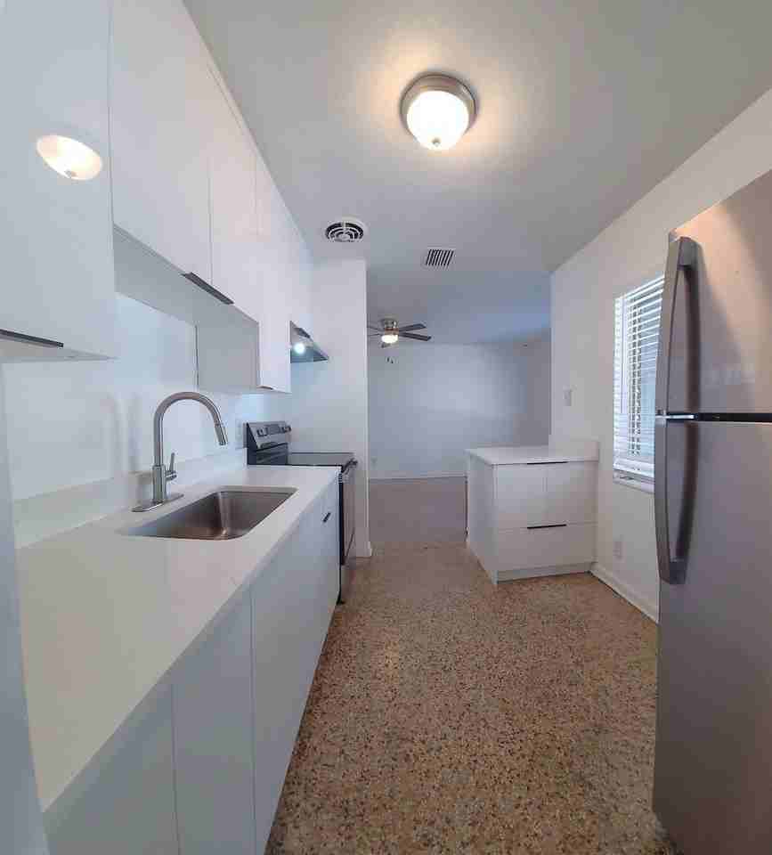 2322 W Texas Ave - Photo 7 of 16