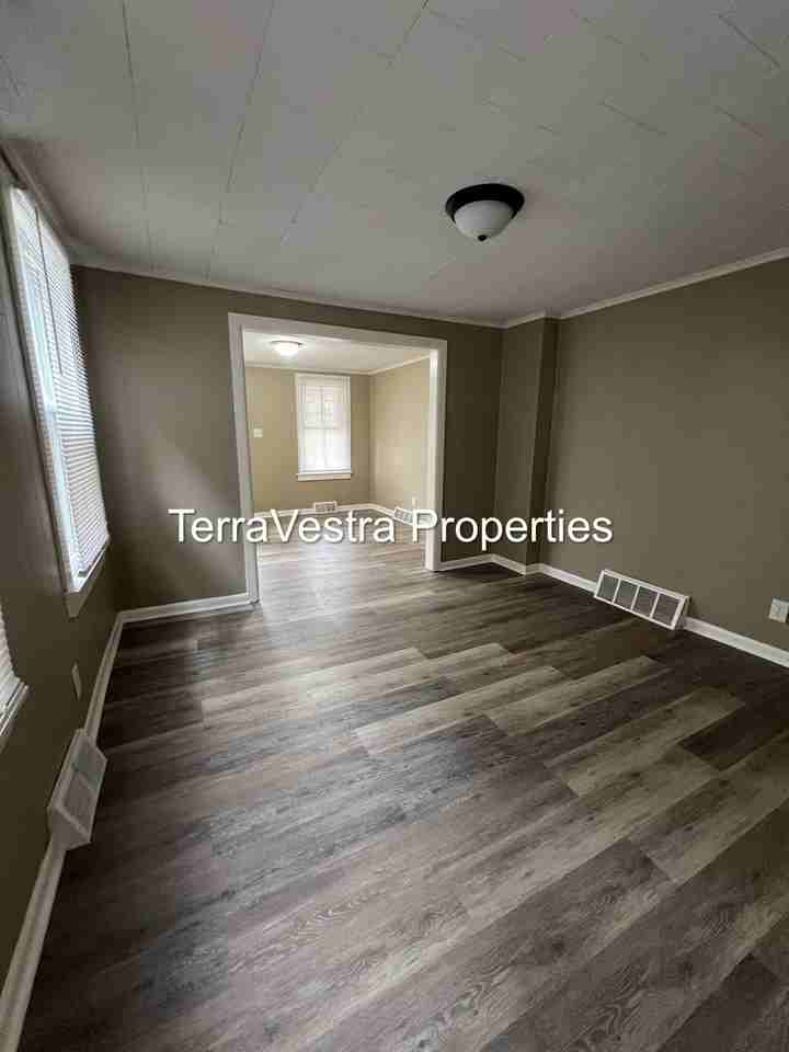 14 Seventh St - Photo 4 of 22