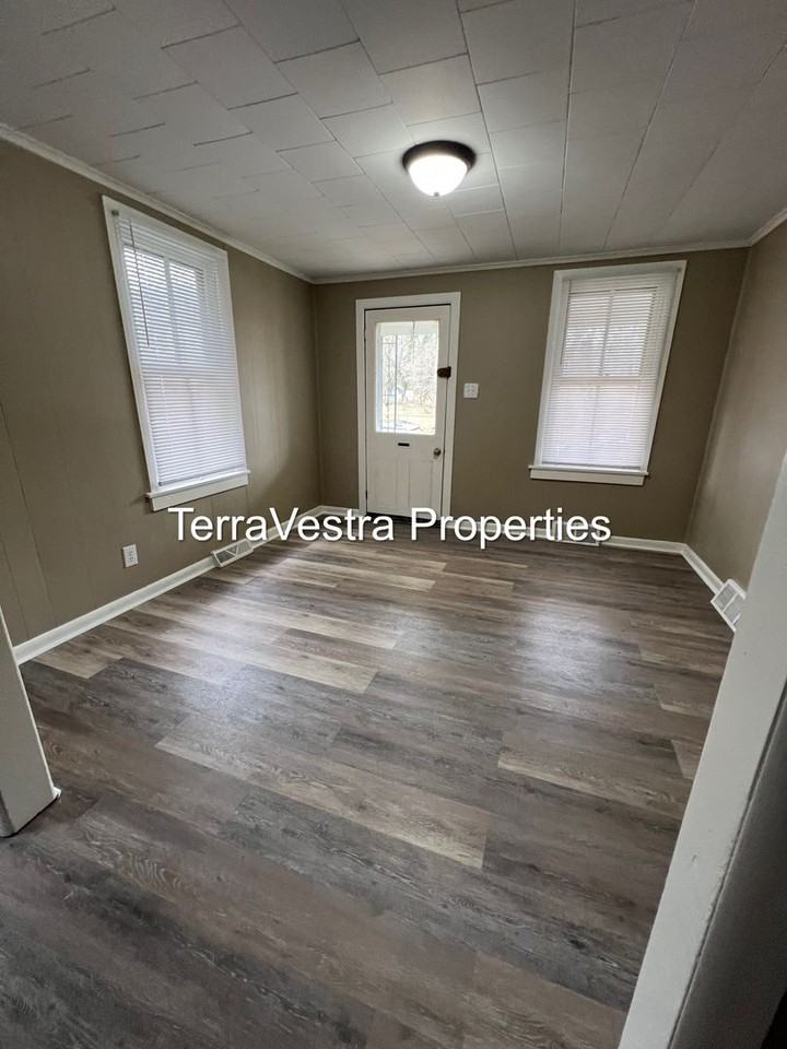 14 Seventh St - Photo 6 of 22