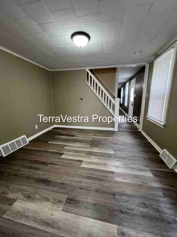 14 Seventh St - Photo 7 of 22