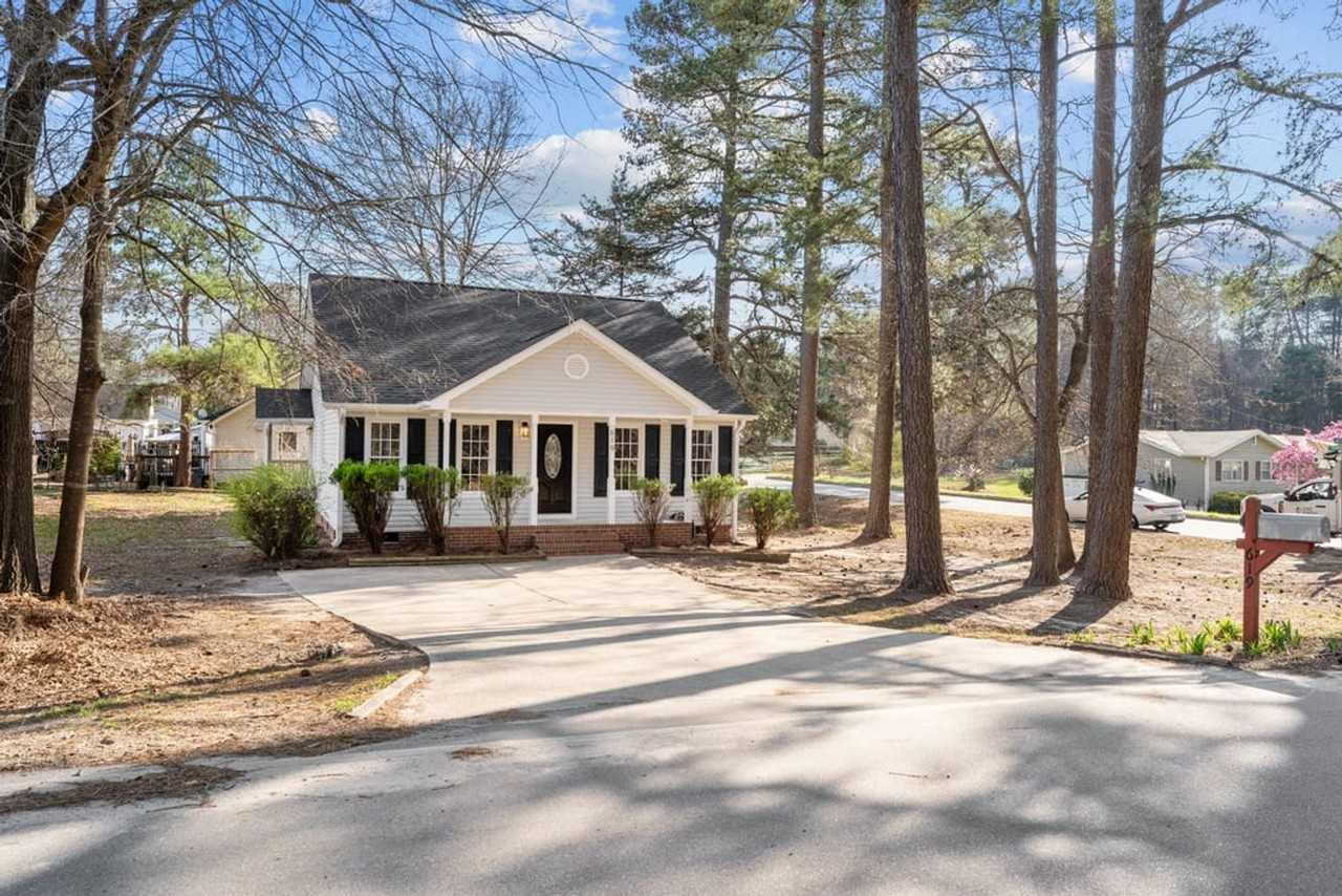 619 Industrial Dr - Photo 2 of 32