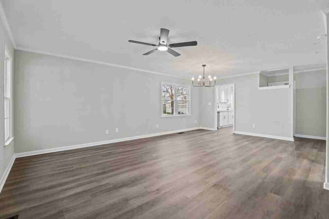 619 Industrial Dr - Photo 6 of 32