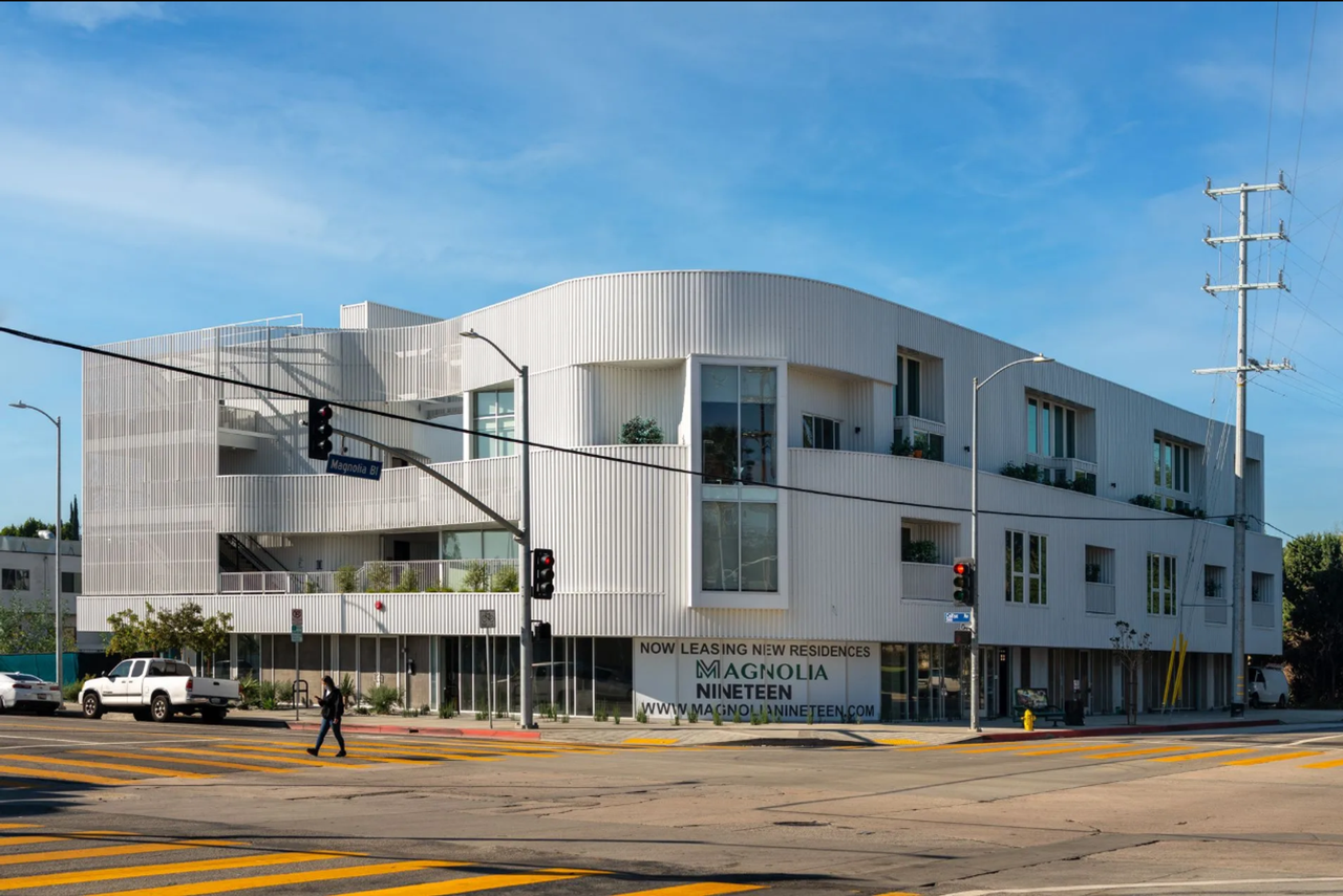 11700 Magnolia Blvd #303 - Photo 6 of 40