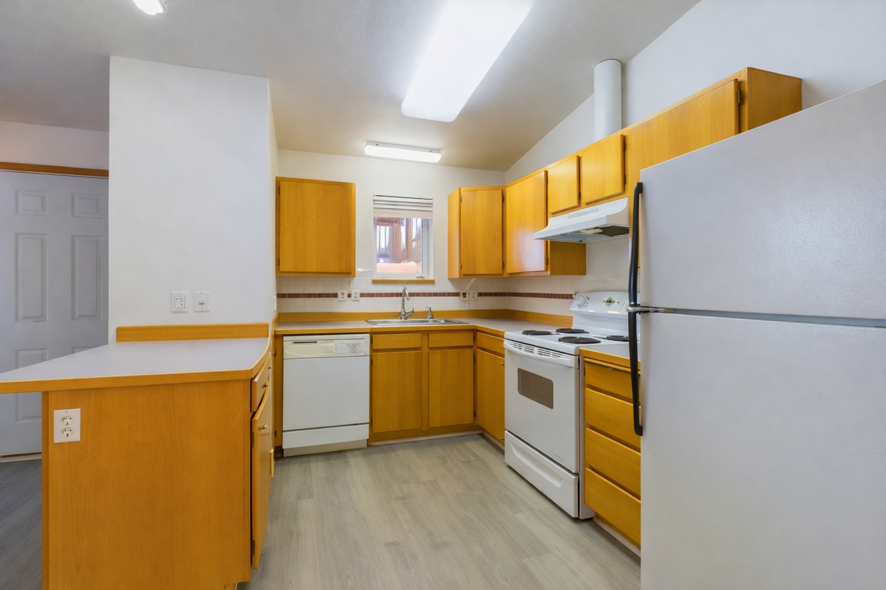 604 2nd St - Photo 2 of 5