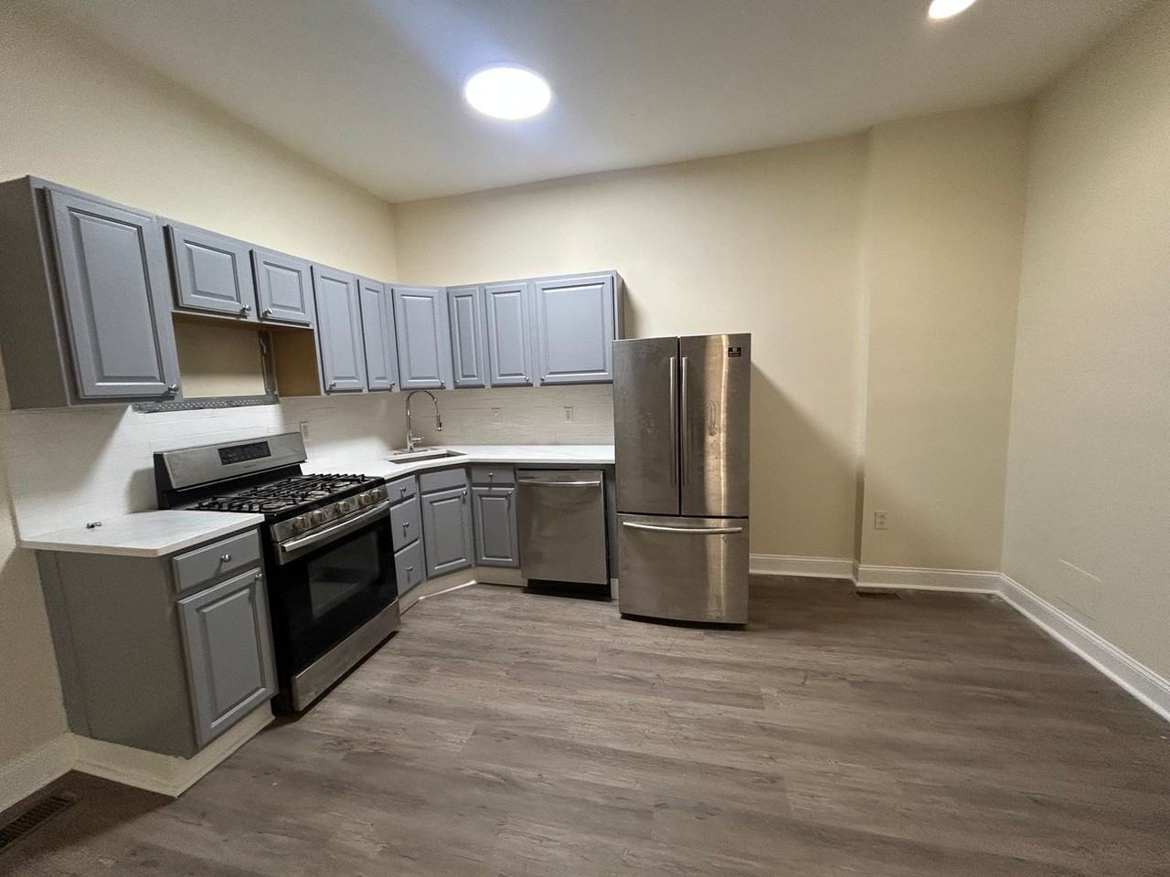 423 Righter St - Photo 2 of 39