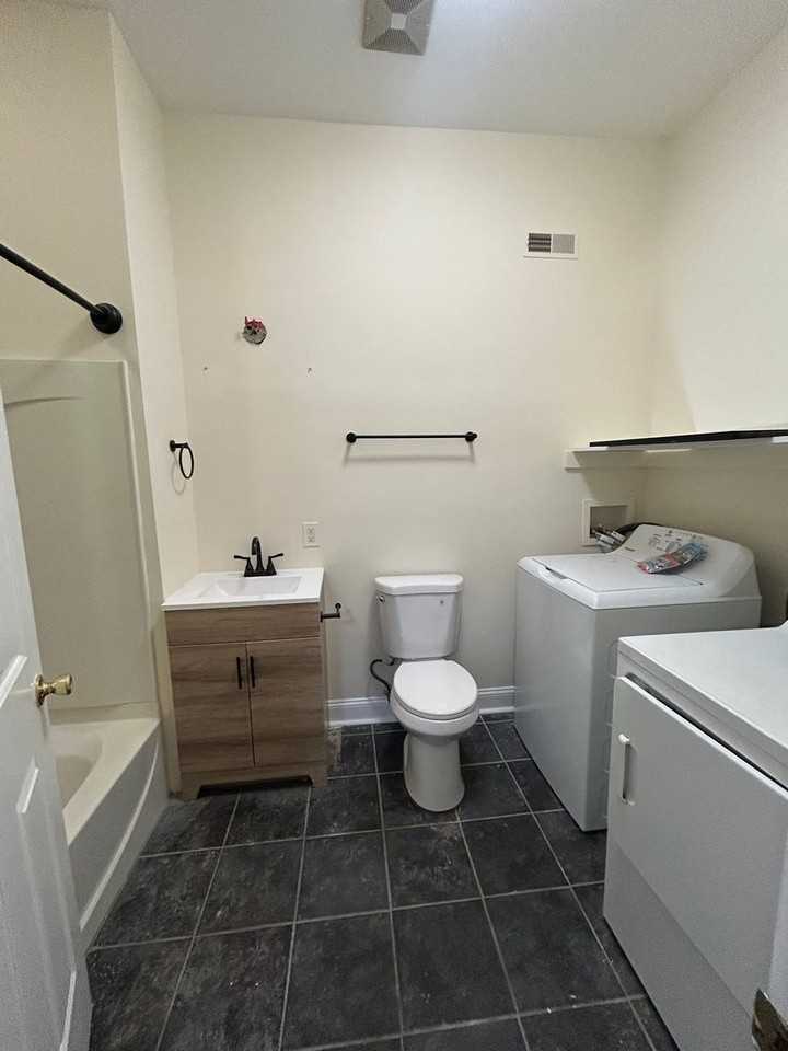 423 Righter St - Photo 3 of 39