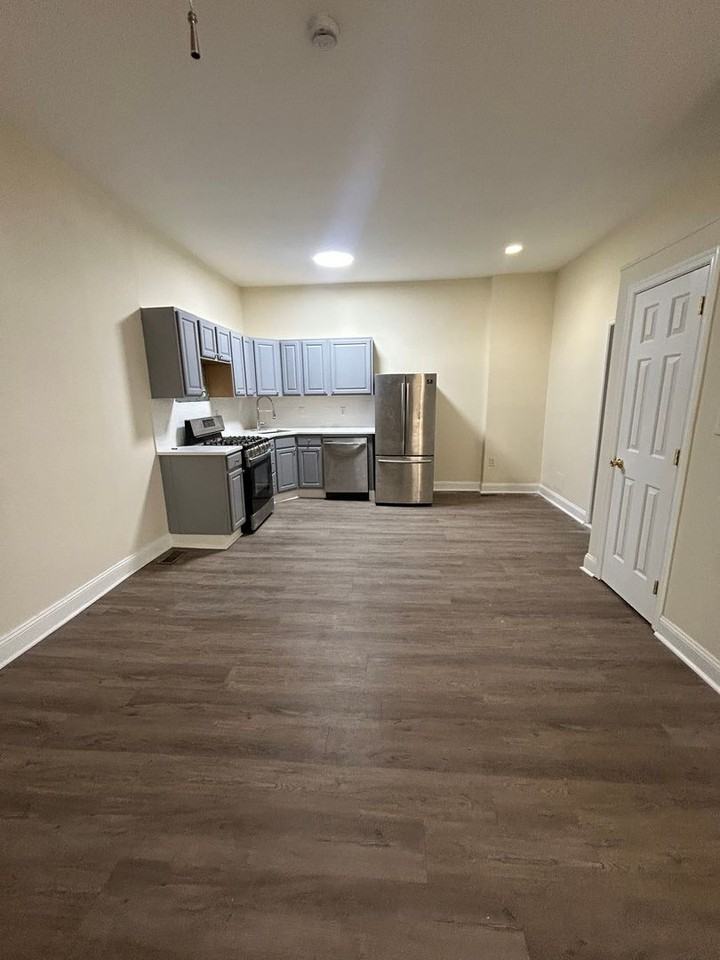 423 Righter St - Photo 4 of 39