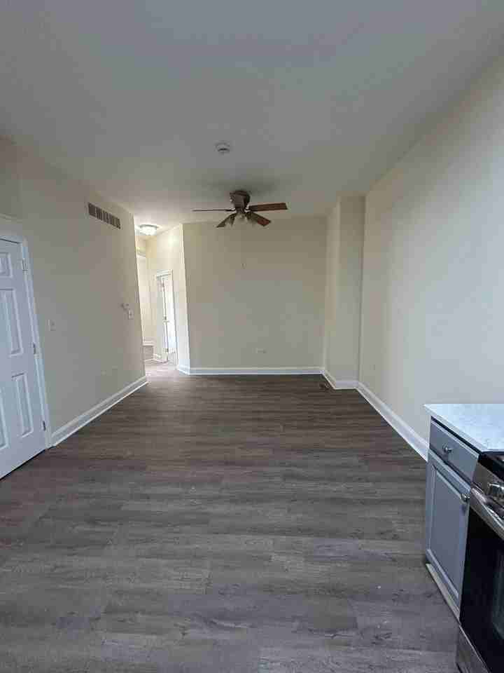 423 Righter St - Photo 5 of 39