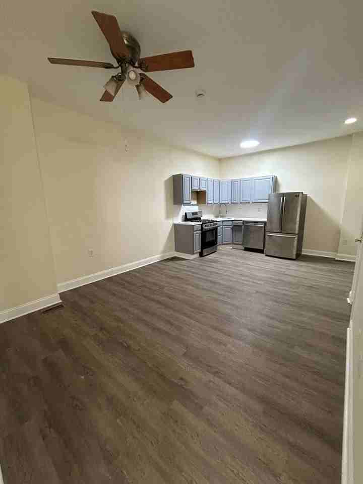 423 Righter St - Photo 7 of 39