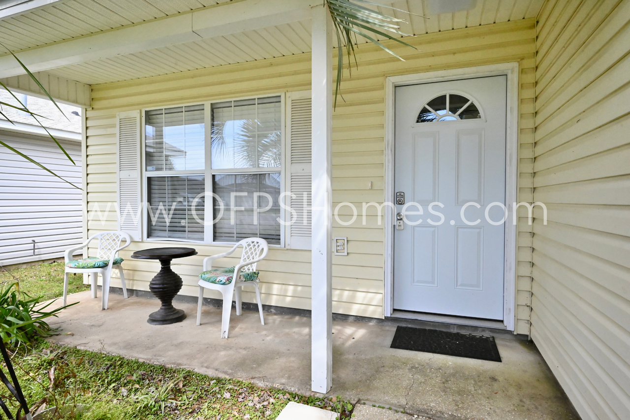 1081 Antigua Cir - Photo 2 of 25