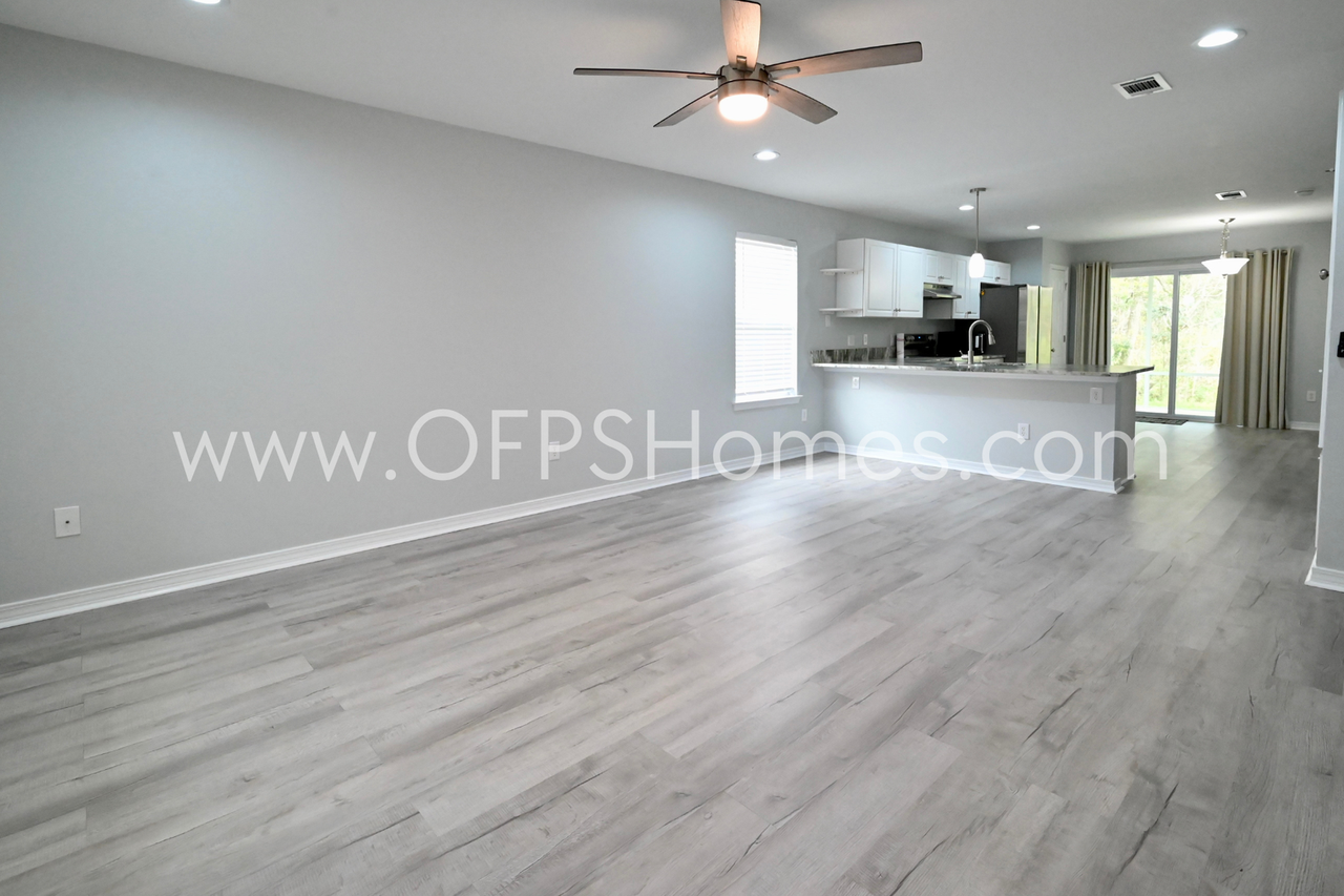 1081 Antigua Cir - Photo 3 of 25