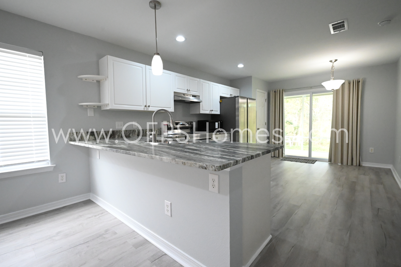 1081 Antigua Cir - Photo 7 of 25