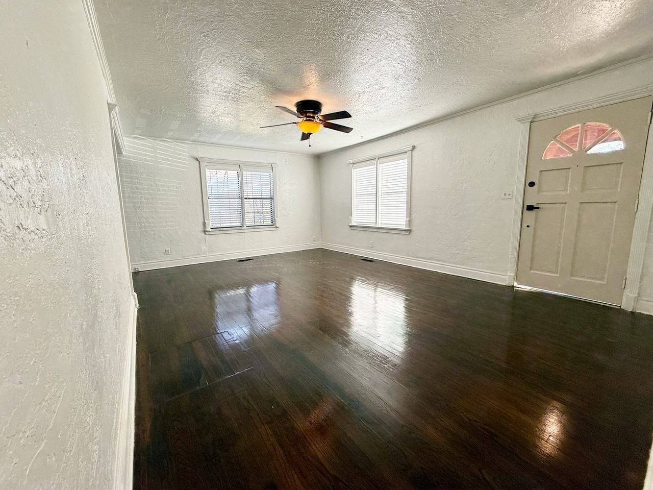 516 N University Blvd - Photo 5 of 23