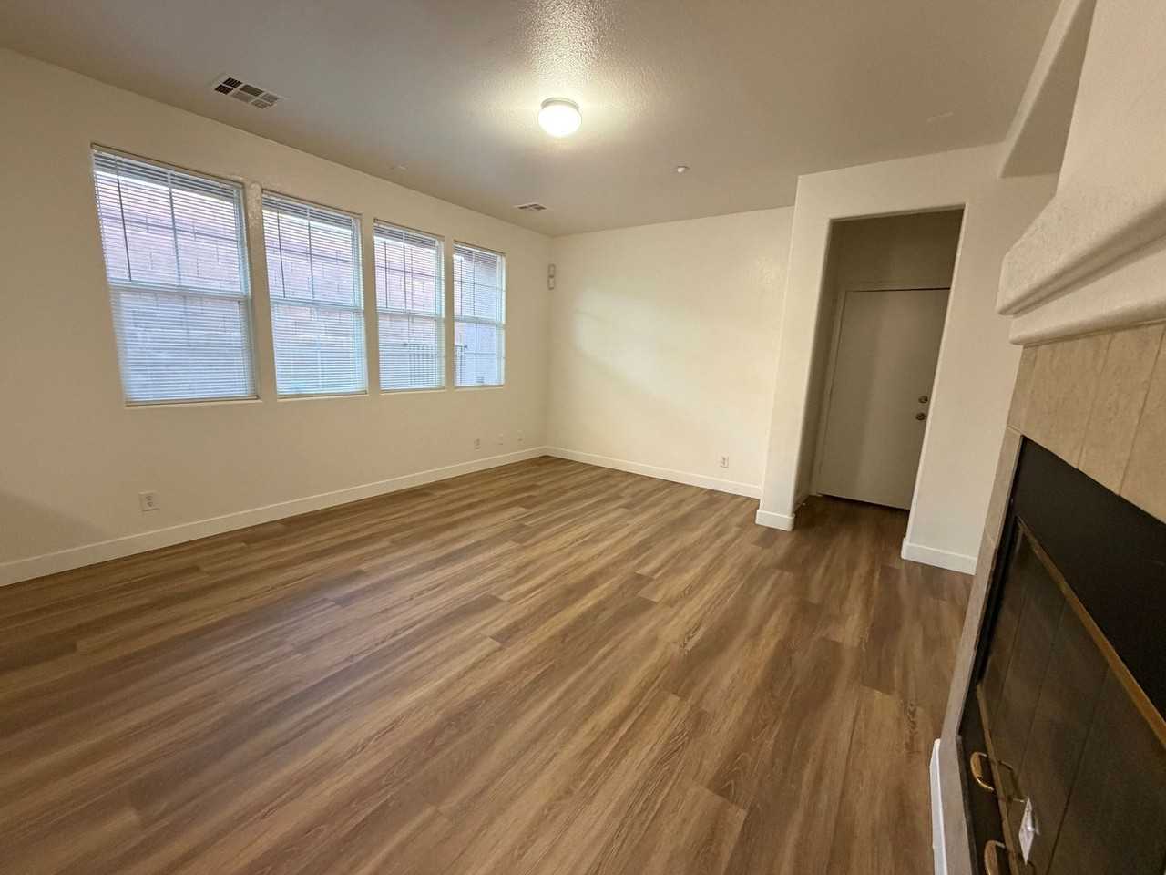 7565 Bright Eyed Ct - Photo 7 of 26