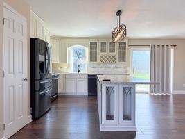 featured image of 1092 1092 McGinnis Rd