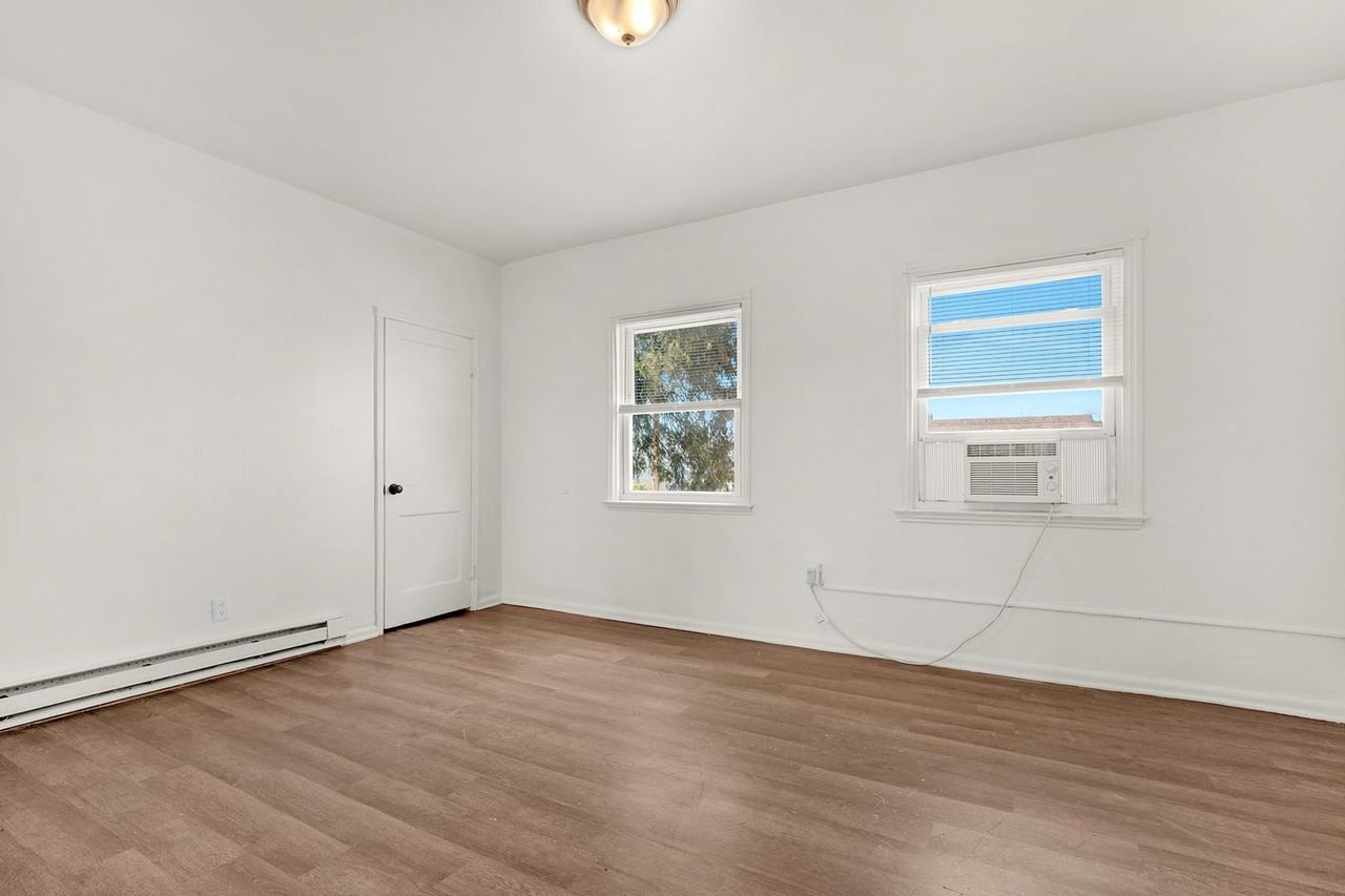 611 Maude Ave - Photo 2 of 14