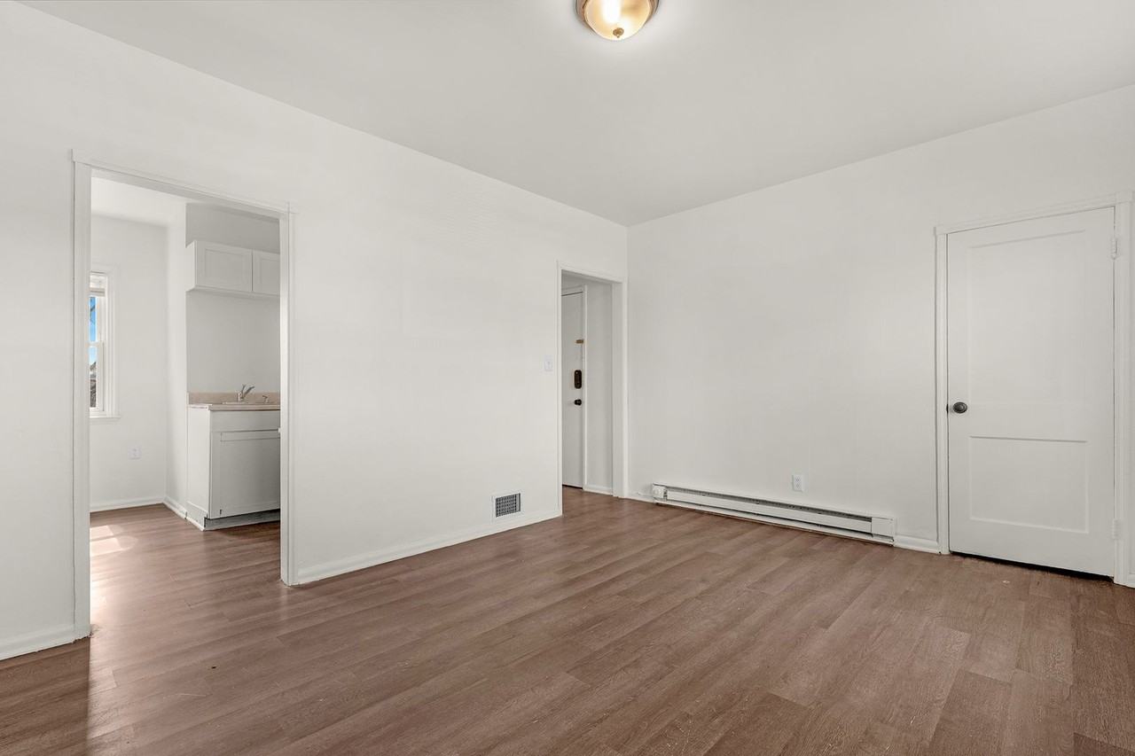 611 Maude Ave - Photo 3 of 14