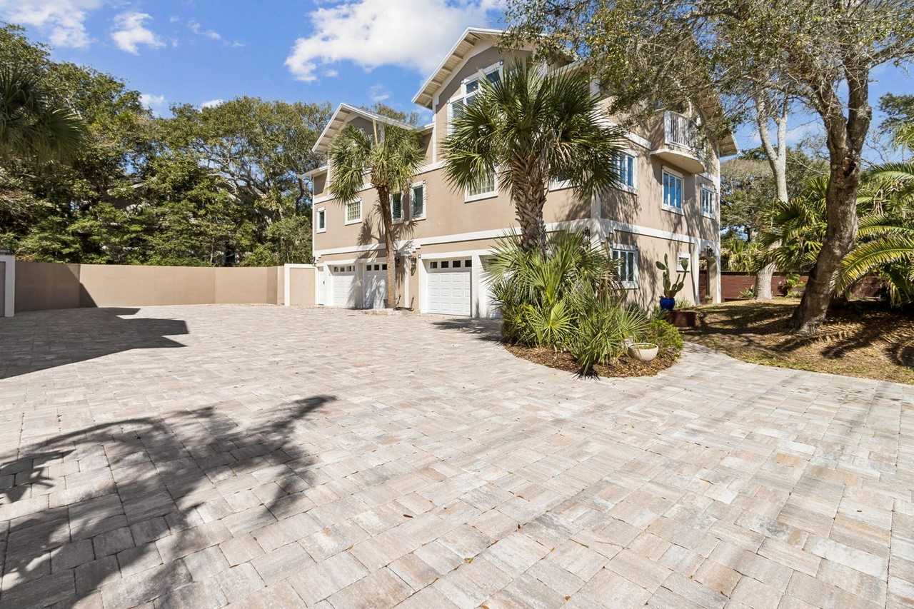 3341 1st Ave - Photo 2 of 50